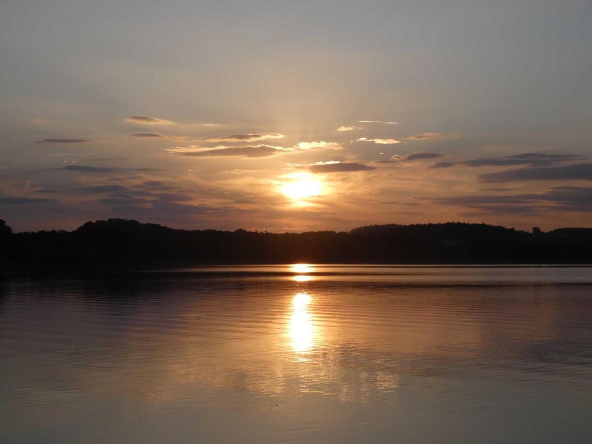 Naturstammhaus Tollensesee Groß Nemerow Exteriör bild