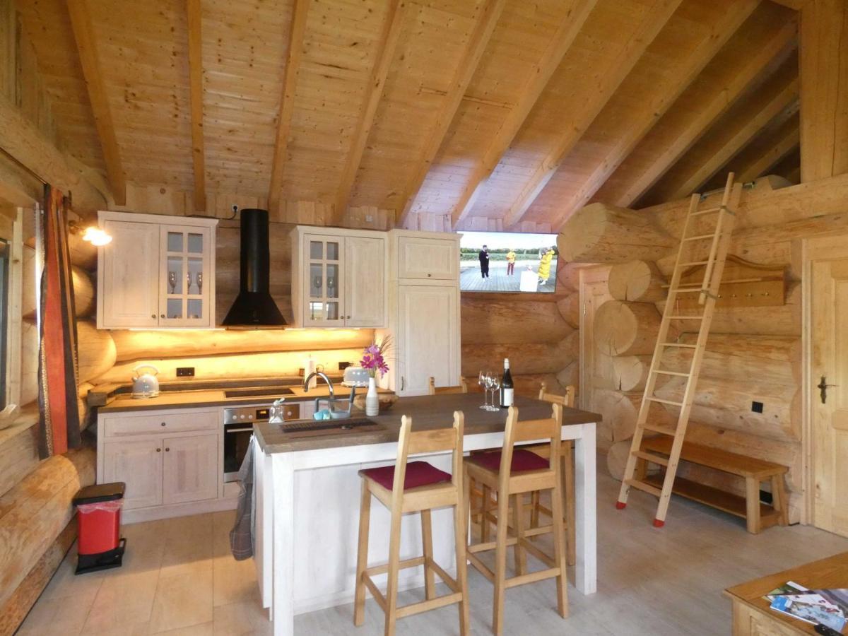 Naturstammhaus Tollensesee Groß Nemerow Exteriör bild