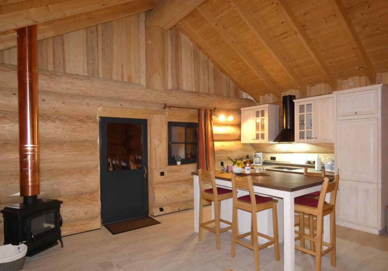 Naturstammhaus Tollensesee Groß Nemerow Exteriör bild