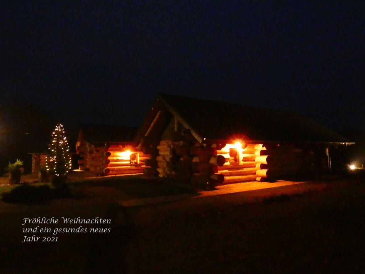 Naturstammhaus Tollensesee Groß Nemerow Exteriör bild