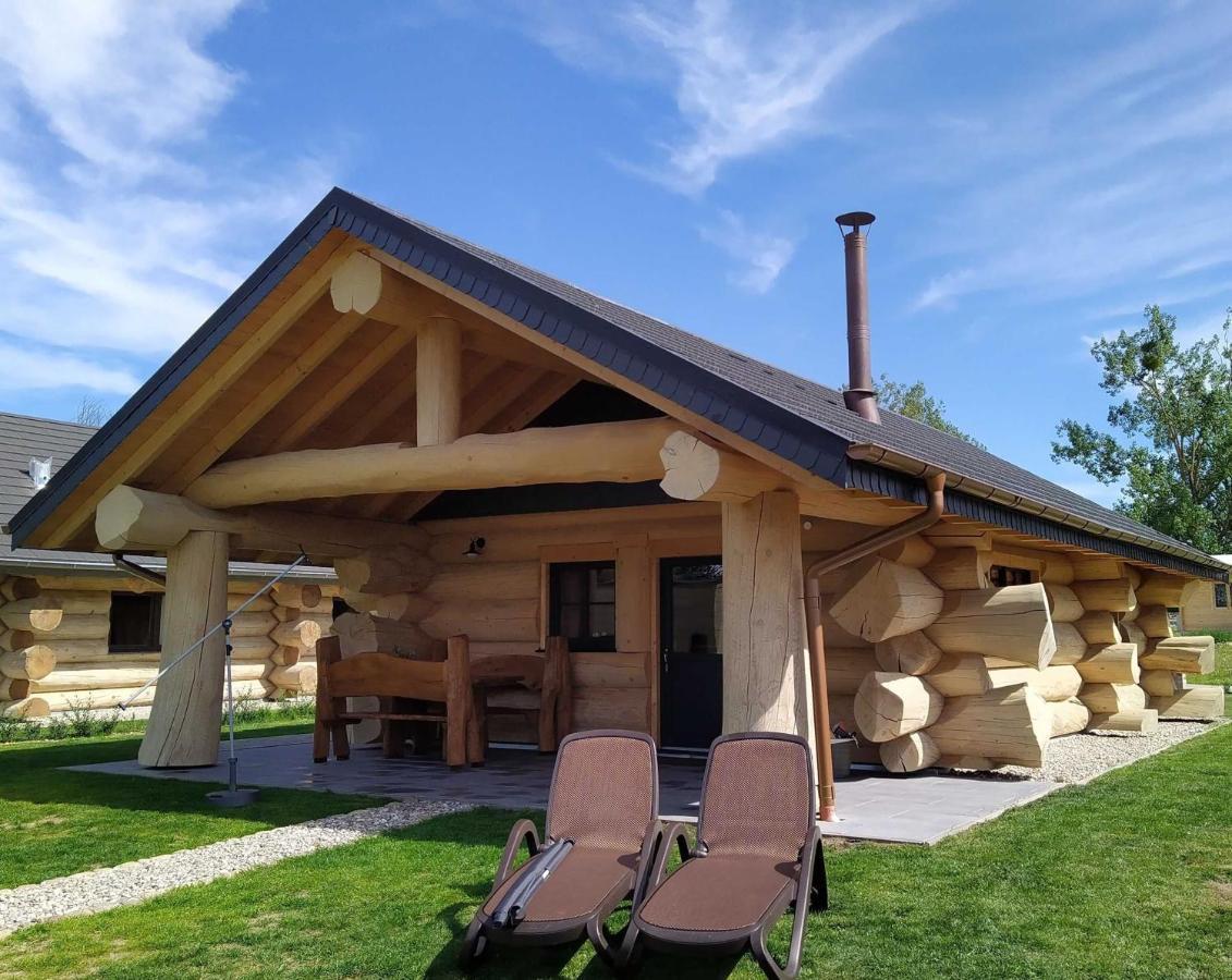 Naturstammhaus Tollensesee Groß Nemerow Exteriör bild