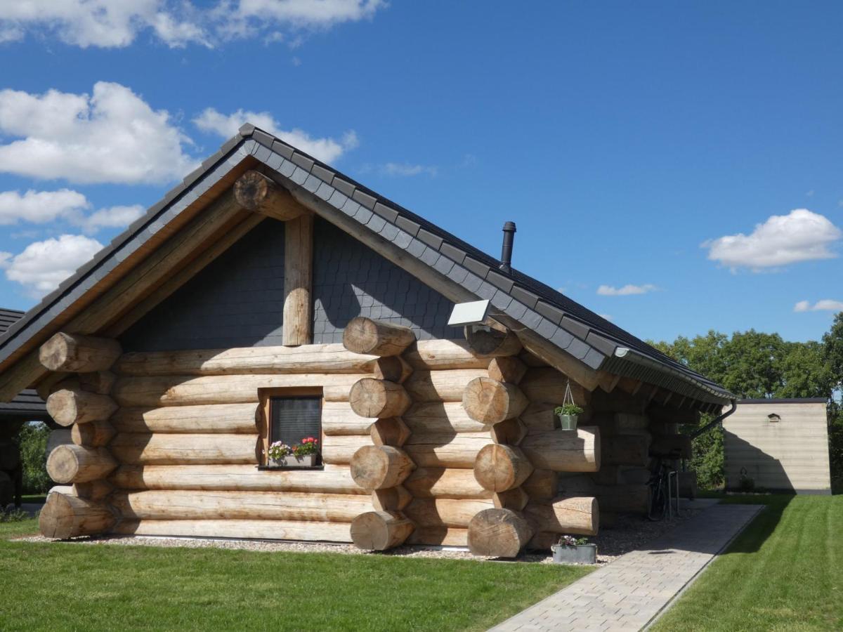 Naturstammhaus Tollensesee Groß Nemerow Exteriör bild
